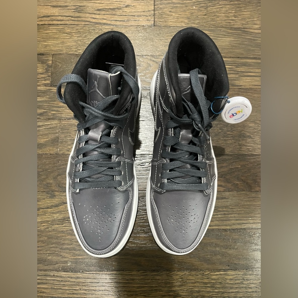 Jordan 1 Mid Noveau Wolf Grey Leather (Sz 9) - Picture 4 of 15
